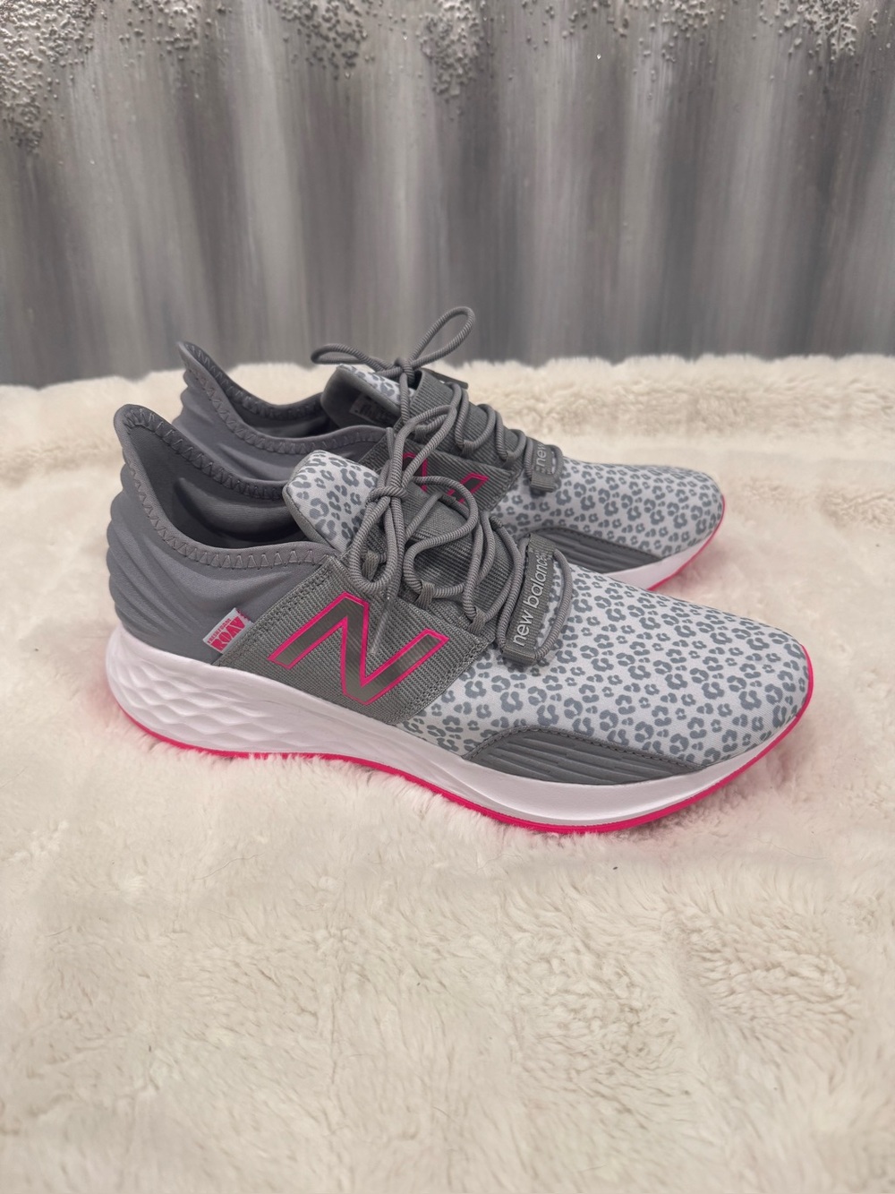 New Balance Fresh Foam Roav Moondust Animal Print - Picture 2 of 6